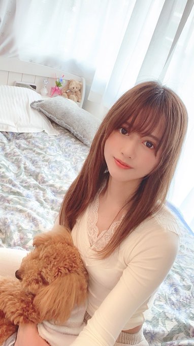 近距离特写！ 绝世美女女优「希岛爱理」晨浴露出半边浑圆美臀，粉丝直呼受不了！