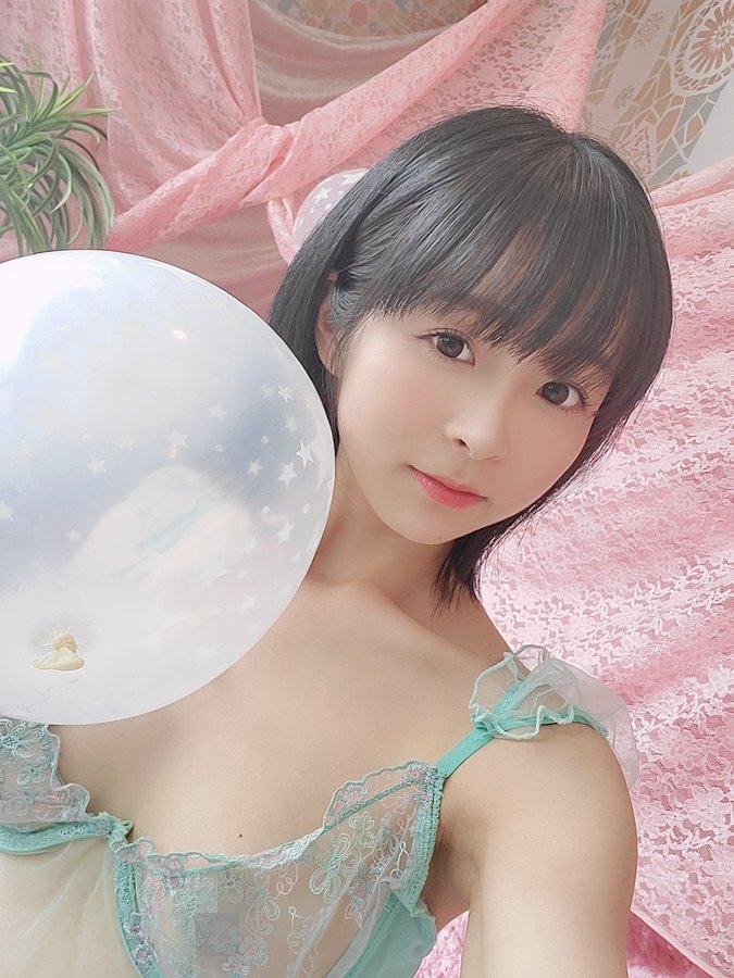 假清纯派！E罩杯运动全能女大学生“日向夏”出道想排解深层欲望！