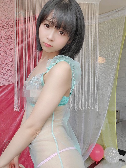 假清纯派！E罩杯运动全能女大学生“日向夏”出道想排解深层欲望！