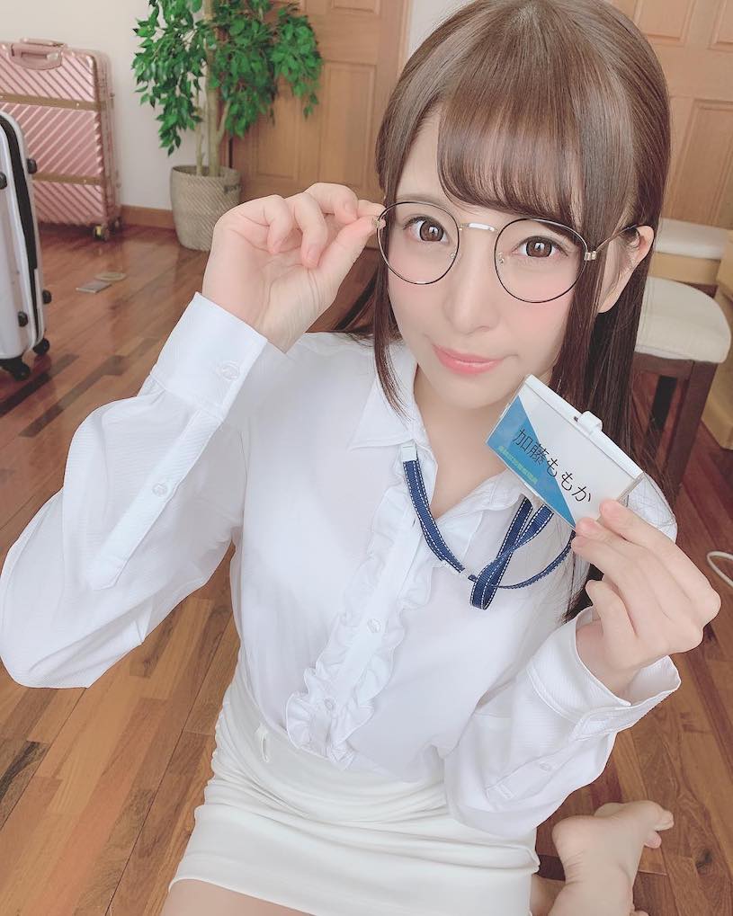 最强E杯眼镜娘「佐藤乃乃果」作品号剧情介绍及封面