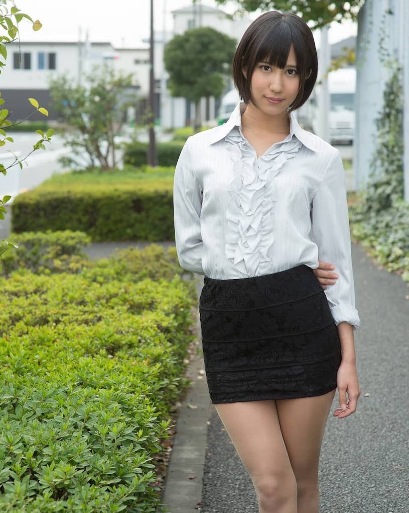 E杯女神「凑莉久」精选作品号剧情介绍及封面