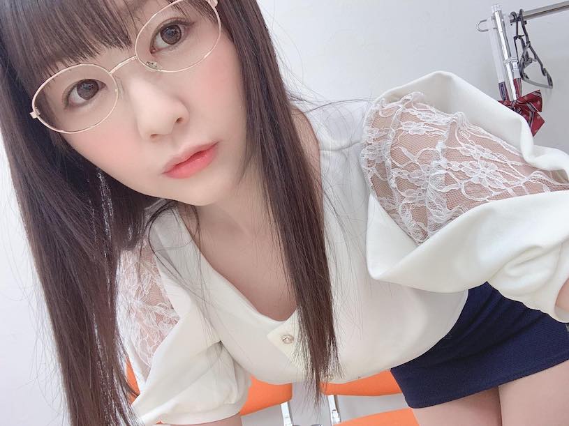 童颜美乳的正妹女优《蕾》精选作品号剧情介绍及封面