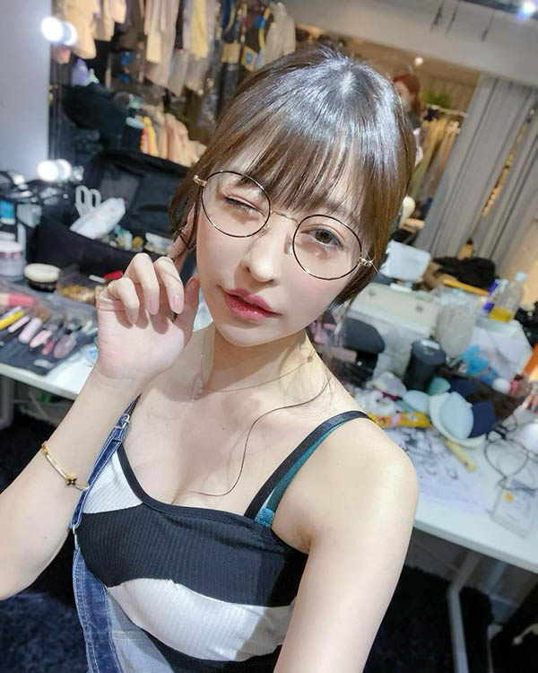 全面输出的微乳派女优《森日向子》作品号剧情介绍及封面
