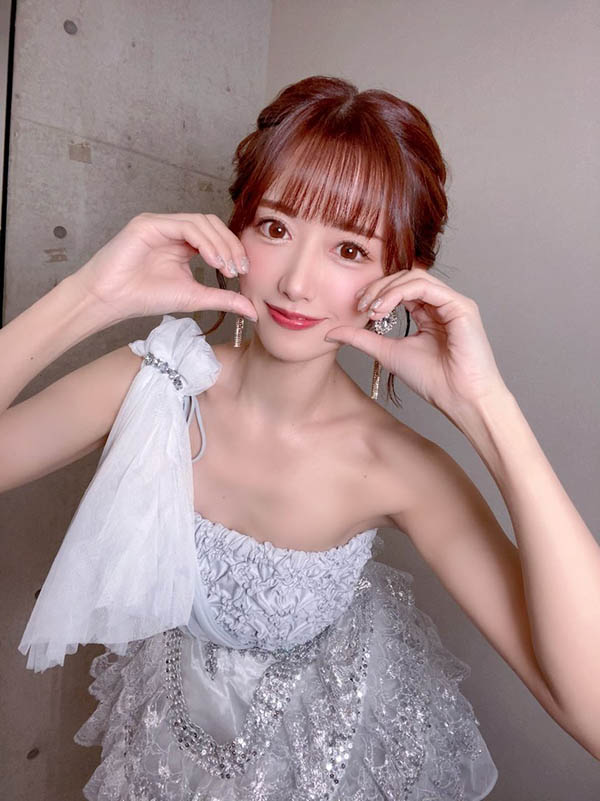 明星感美腿女优《希岛爱里》作品号剧情介绍及封面