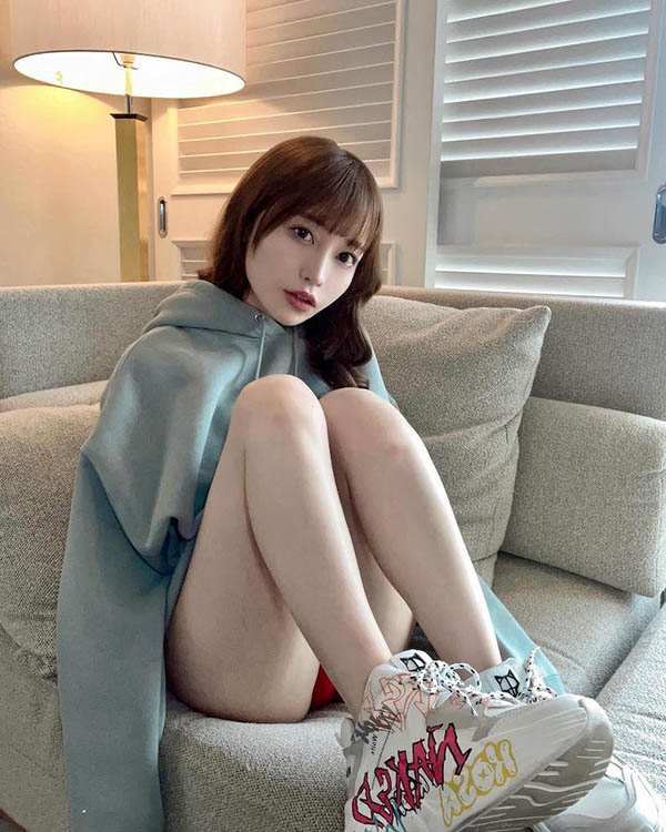 甜美巨乳女忧《七濑爱丽丝》作品号剧情介绍及封面