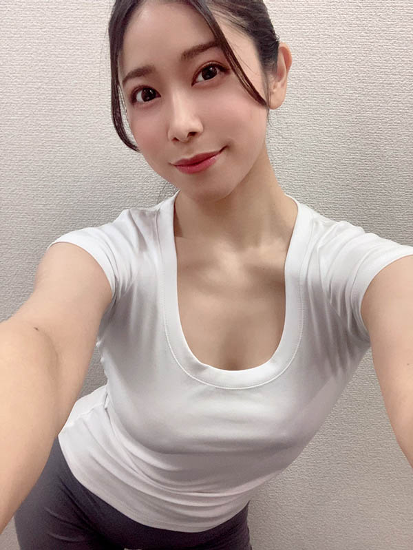 33岁已婚人凄《野咲美樱》精选作品号剧情介绍及封面