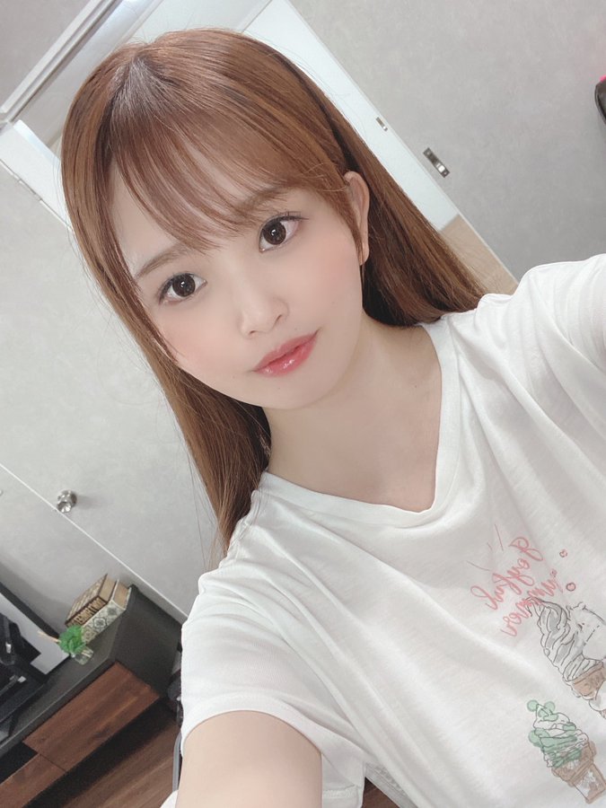 拍过无吗的超火辣G奶正妹《三舩美铃》精选作品号剧情介绍及封面