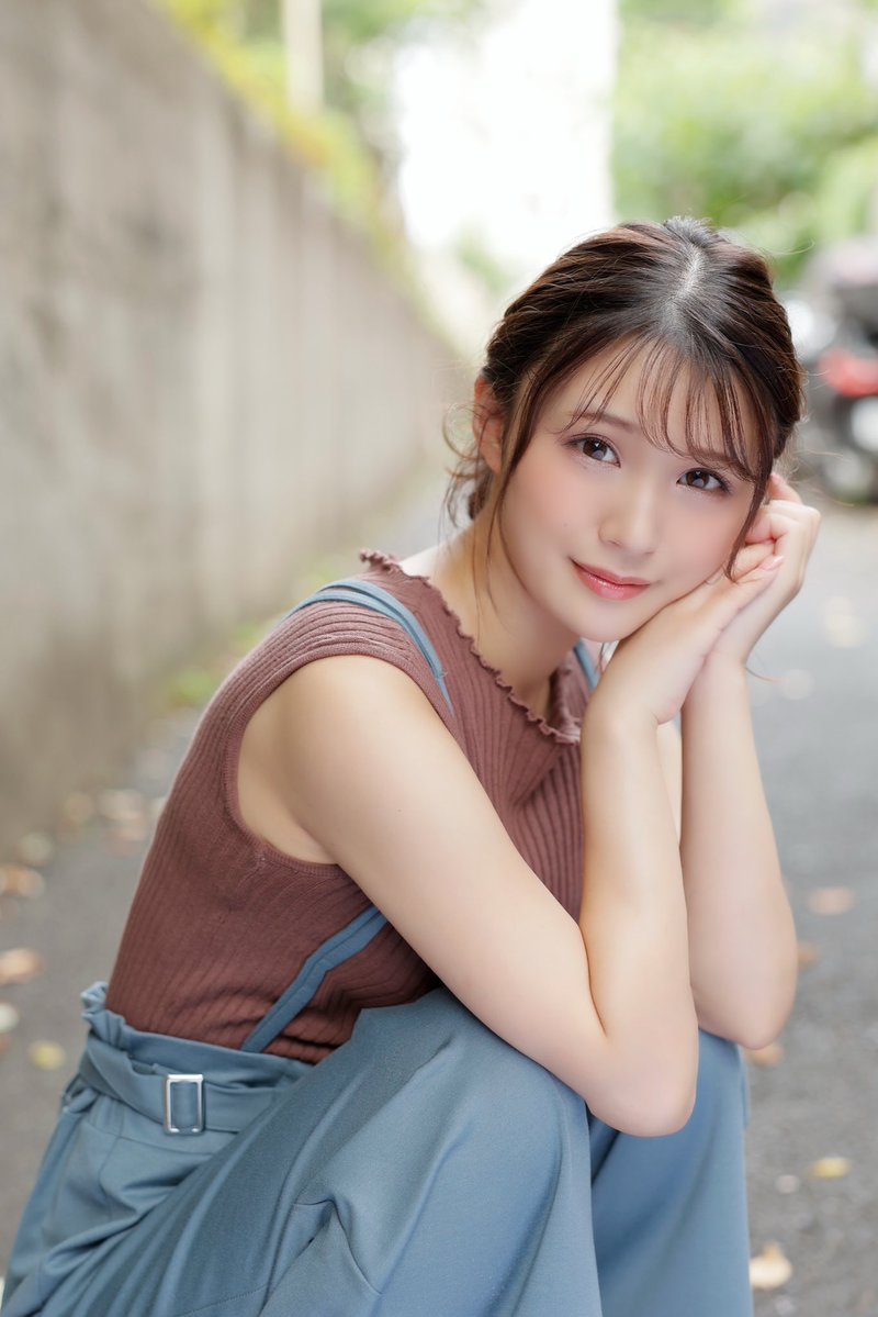 偶像出身的肉臀女演员《永野莉子》精选作品号剧情介绍及封面