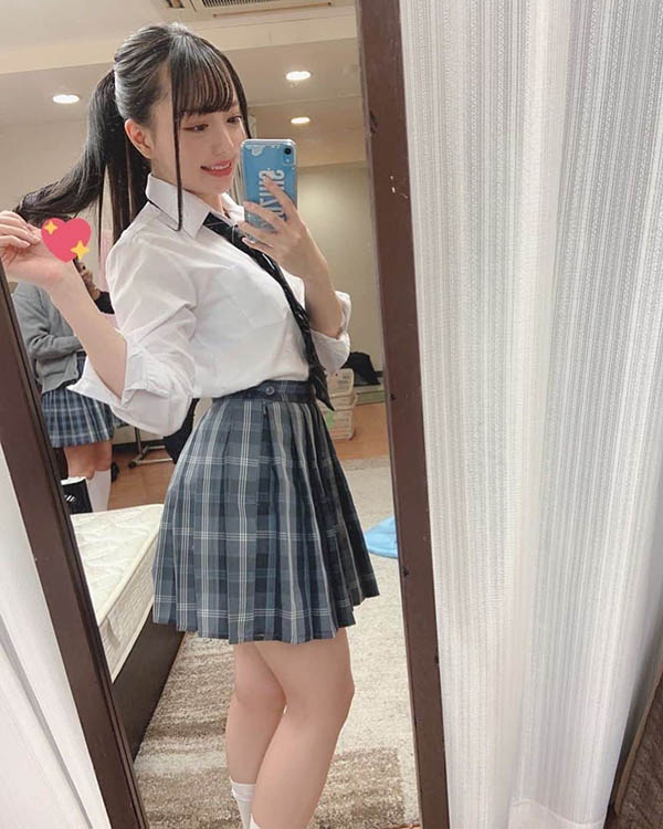 超有名偶像团体成员《朝日滴》精选作品号推荐介绍及封面